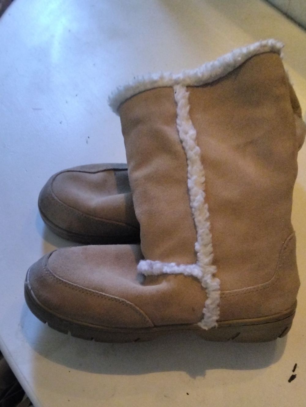 Route 66 Tan Winter Boots with White Sherpa Trim